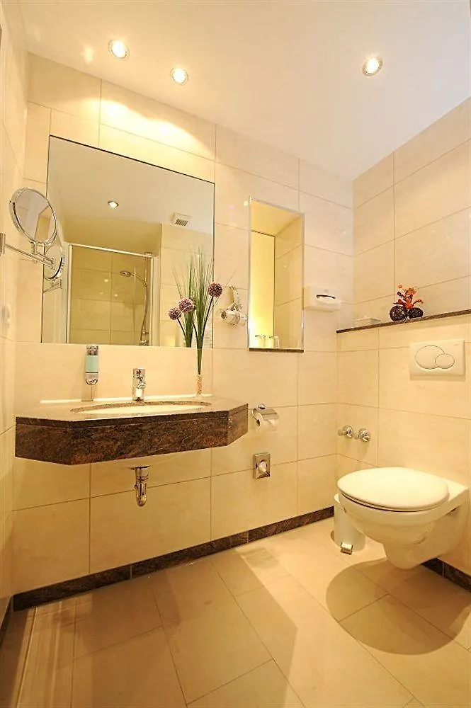 Hotel Flora Duesseldorf 4*, Dusseldorf